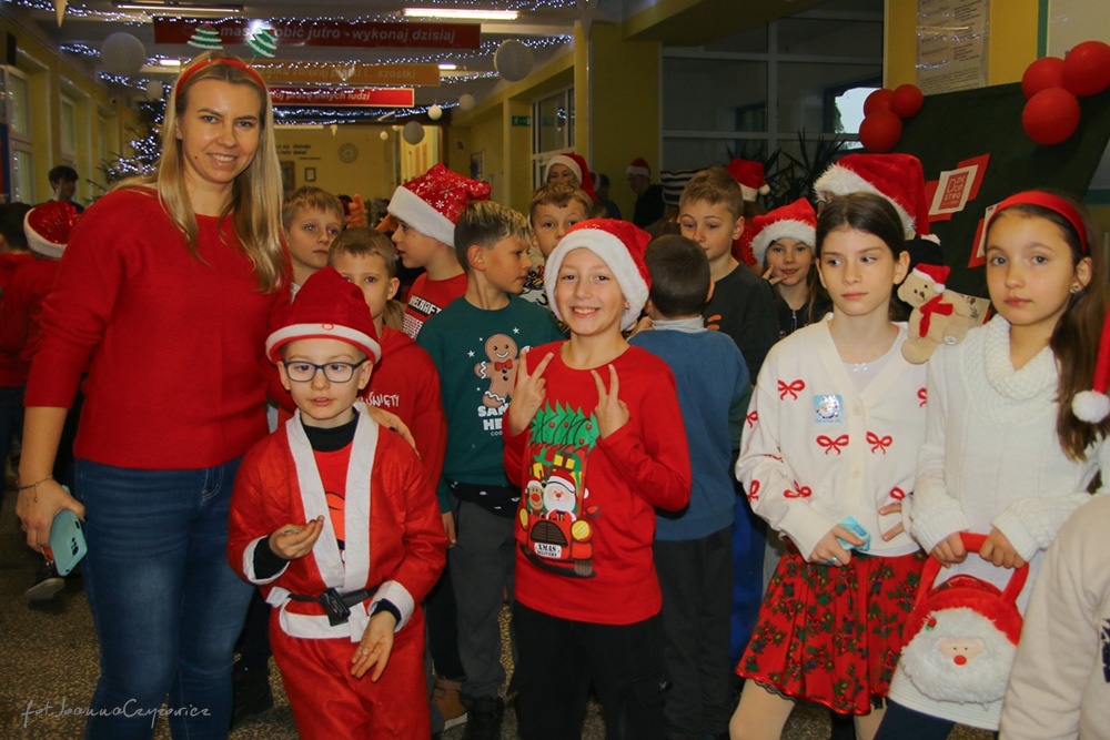 Odnośnik: https://cloud-9.edupage.org/cloud/eduresized_IMG_0180.jpg?z%3AZ6O0aLRtvgCYd7IaRw8kQBOgryvcvqS5VnIMi4UbC40T1GpnYeBN6ShlENfDJoki%2B1exs1vkuy2Kyj19LJ98xw%3D%3D