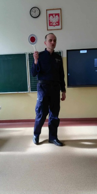 Wizyta policjanta w naszej szkole. - Obrazek 3