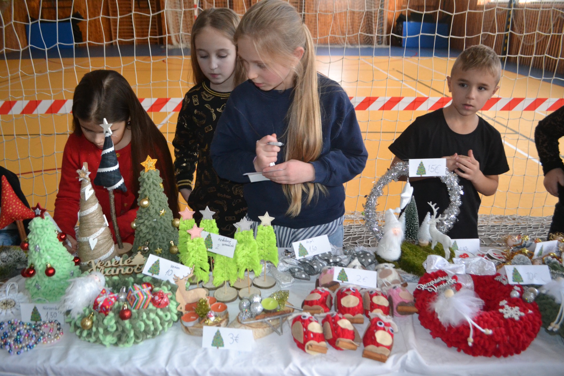 Vianočné trhy v našej škole - Obrázok 3
