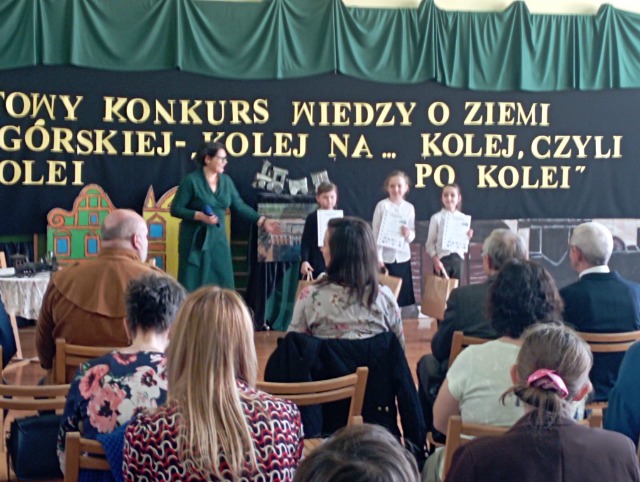 Uczennice podczas wręczania nagród