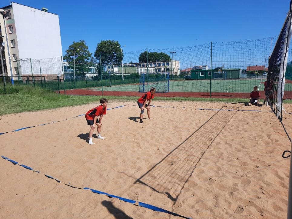 Mistrzostwa Powiatu Wieluńskiego w Turnieju Piłki Siatkowej Plażowej - Obrazek 1