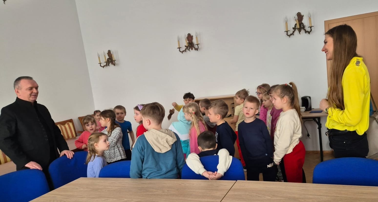 Wizyta dzieci z oddziału 0b w nidzickim ratuszu - Obrazek 2