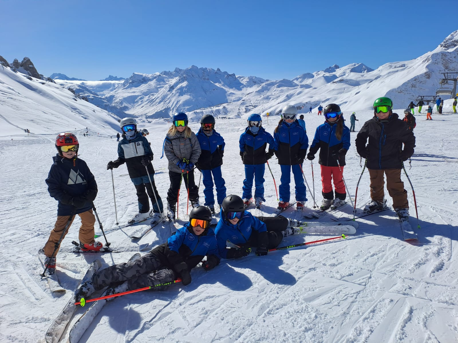 Skitag aller Klassen in Warth - Bild 2
