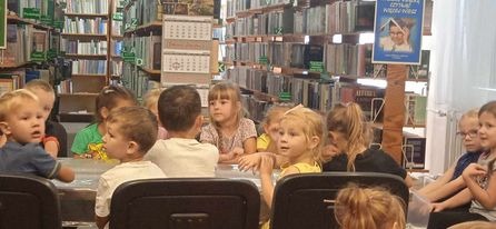 Głośne Czytanie w Bibliotece Publicznej w Jastkowicach - Obrazek 4