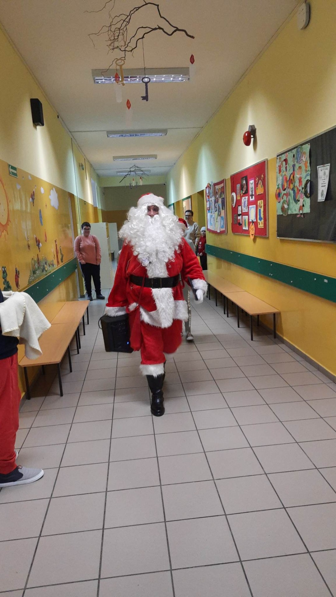 Święty Mikołaj odwiedza naszą szkołę! - Obrazek 2