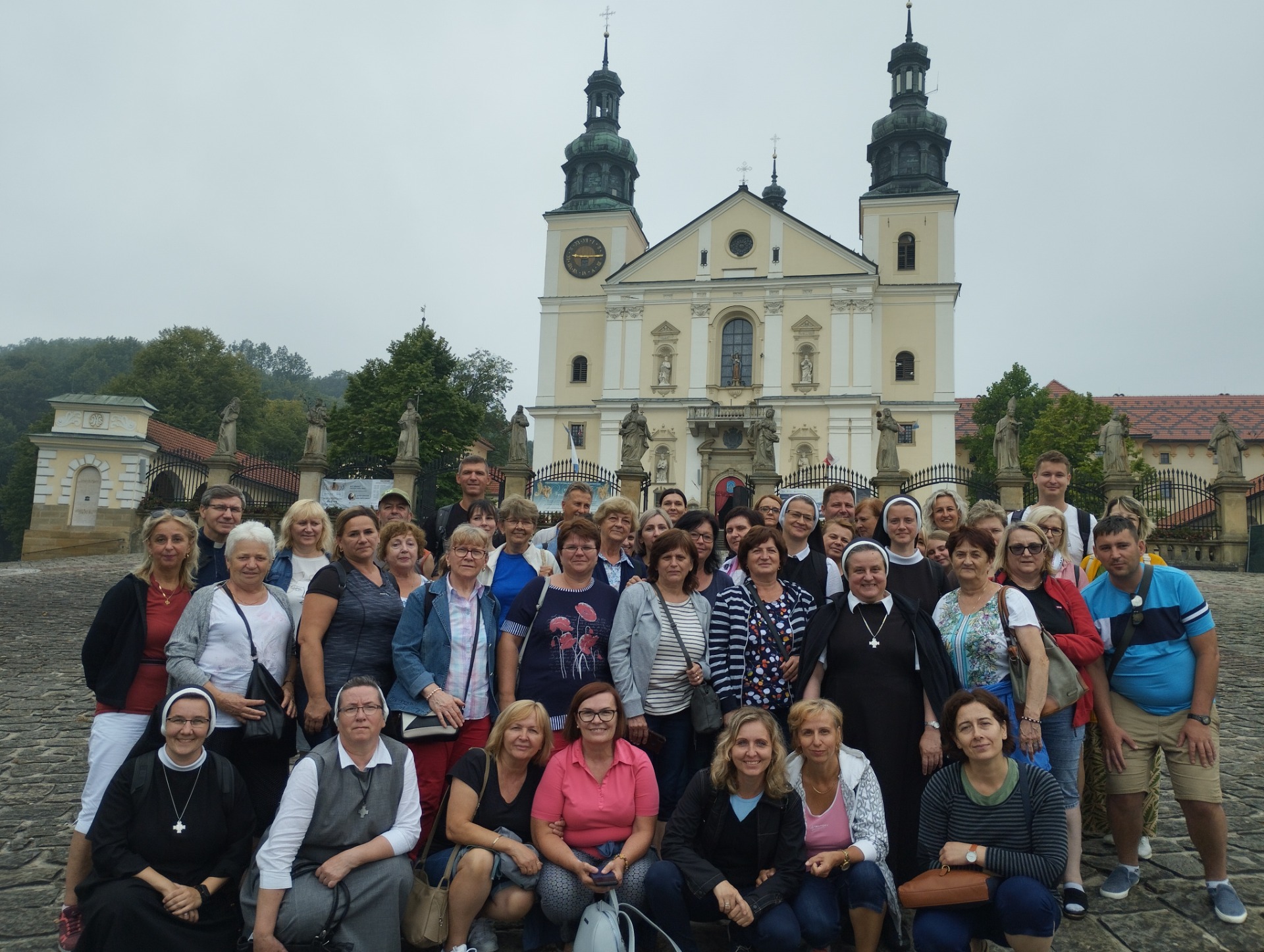 Duchovná púť učiteľov a zamestnancov školy do Poľska - Obrázok 1
