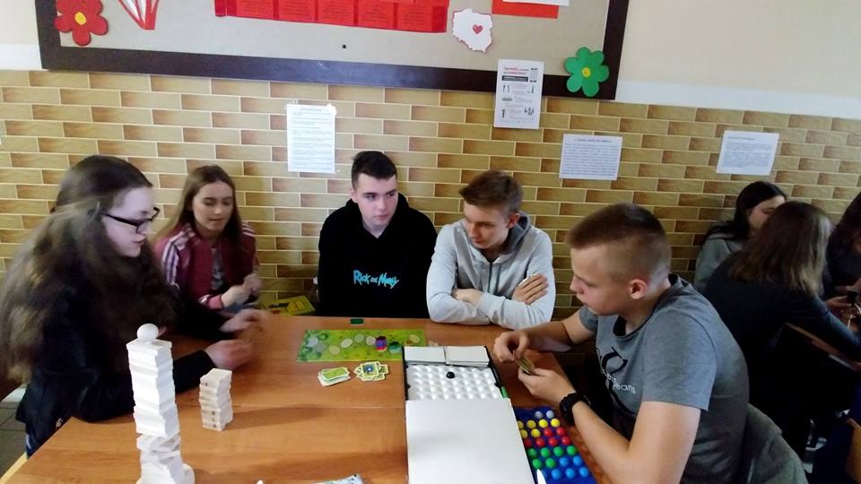 Bez smartfona na długiej przerwie, akcja młodzieży biorącej udział w projekcie Erasmus+ BEL  - Obrazek 1