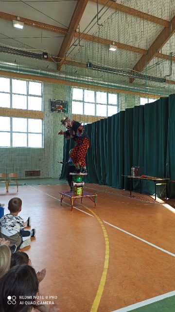 Występy cyrkowe w naszej szkole  - Obrazek 3