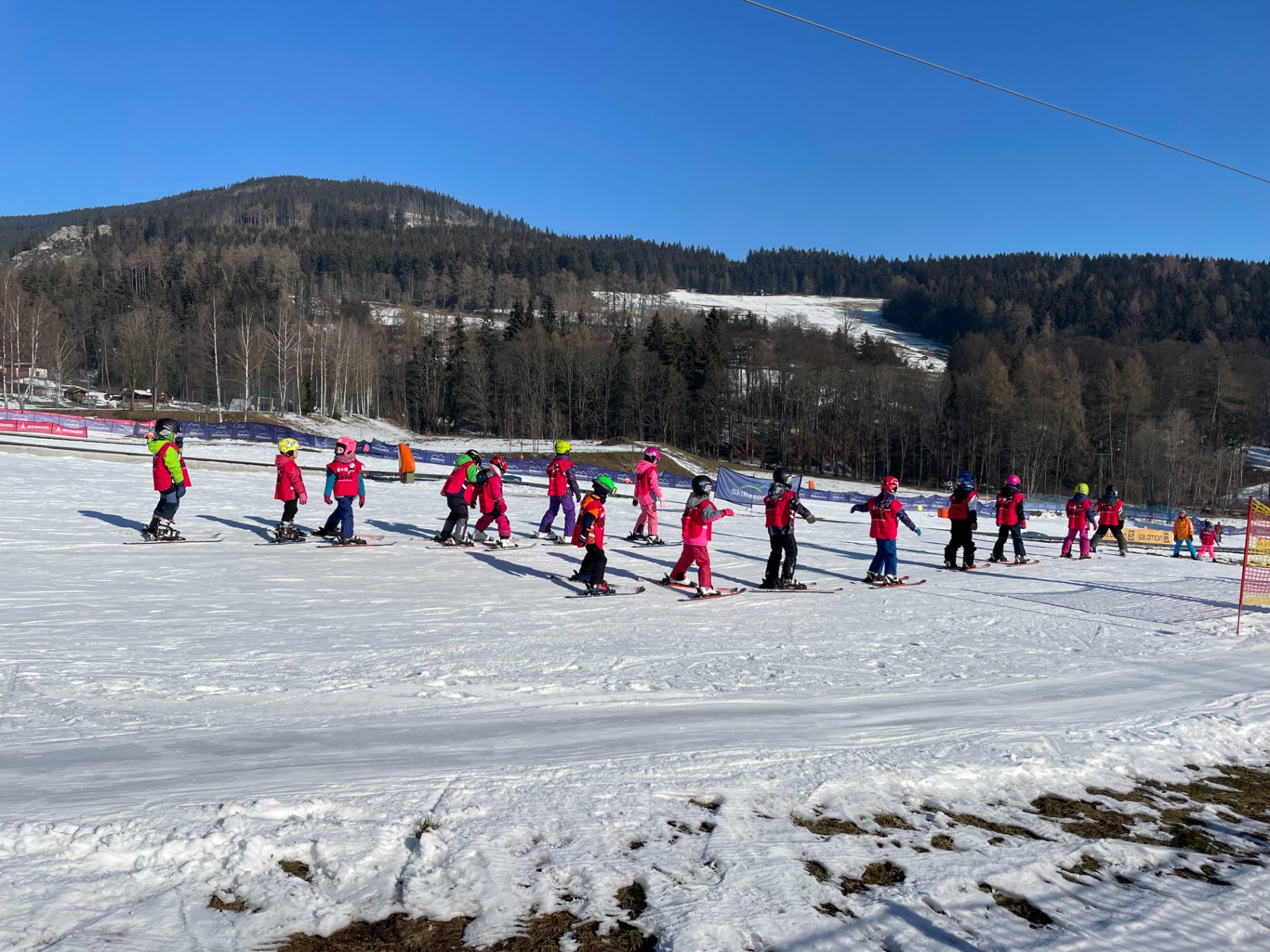 Druháci předávají pomyslnou lyžařskou štafetu čtvrťákům - Obrázek 5