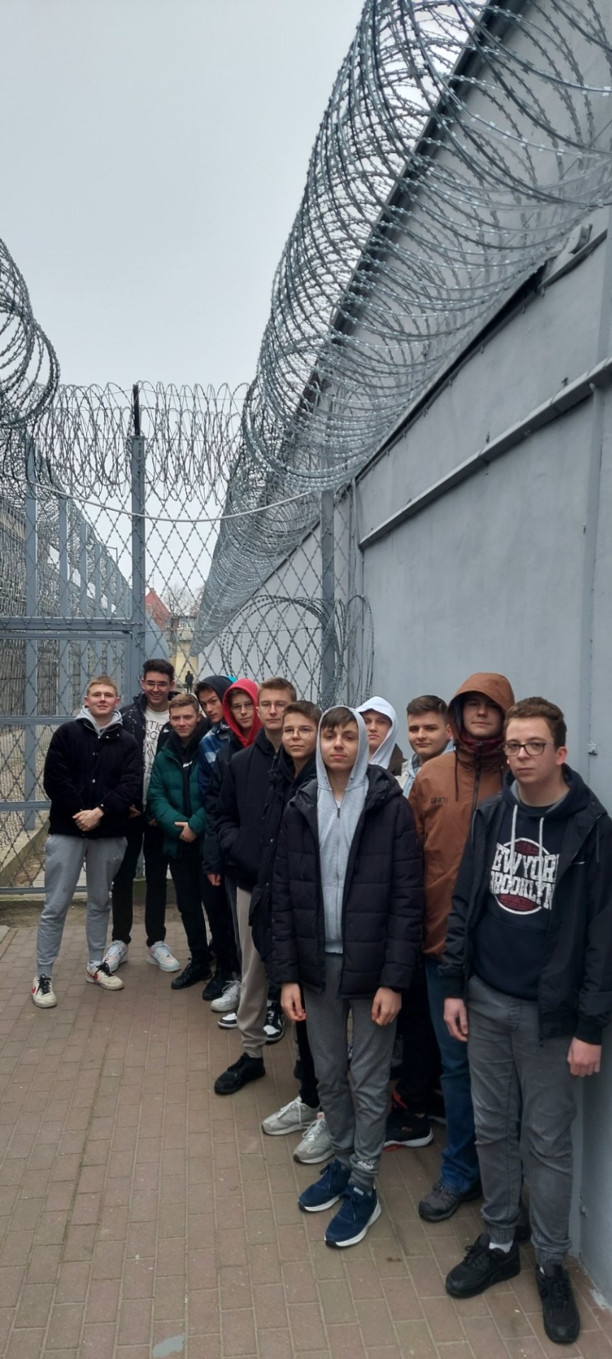 Uczniowie na spotkaniu z osadzonymi w Zakładzie Karnym w Płocku