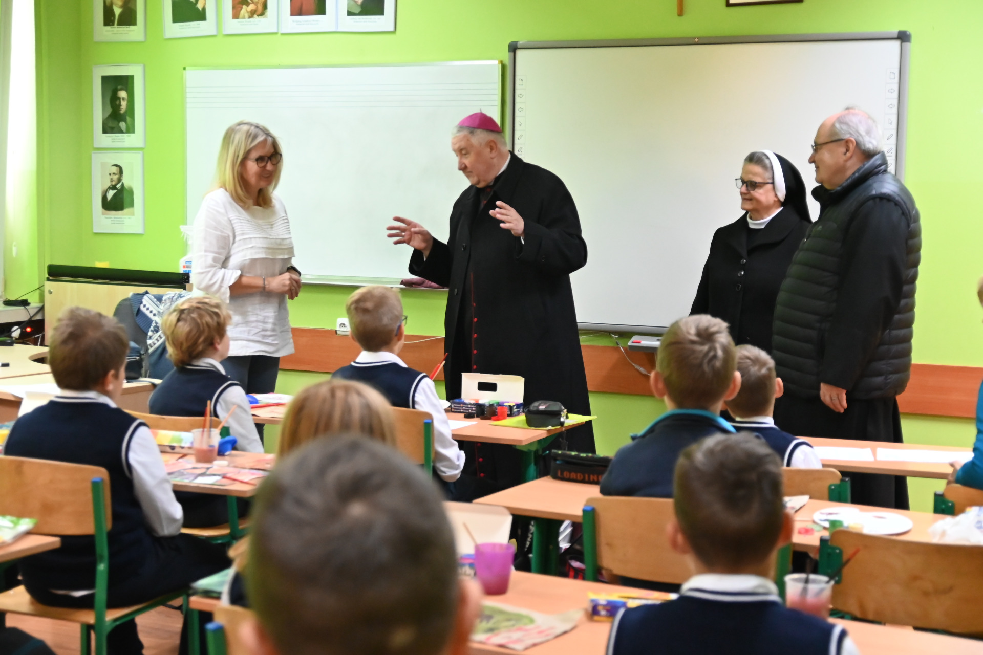 Biskup Romuald Kamiński w naszej szkole - Obrazek 1