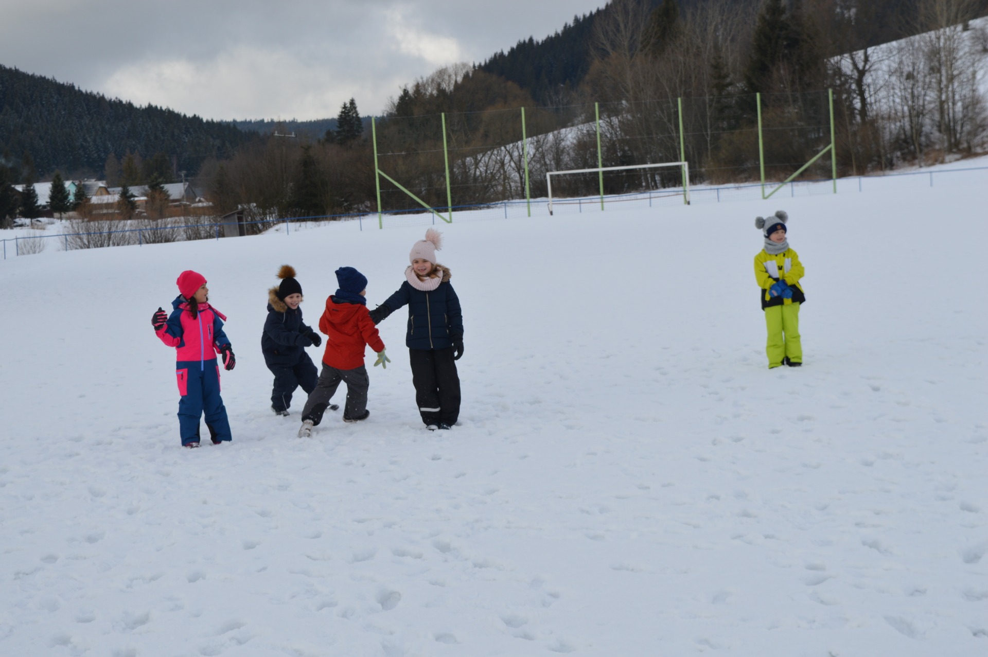 Hry na snehu so školákmi - Obrázok 5