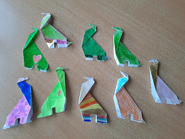 papierowe dinozaury